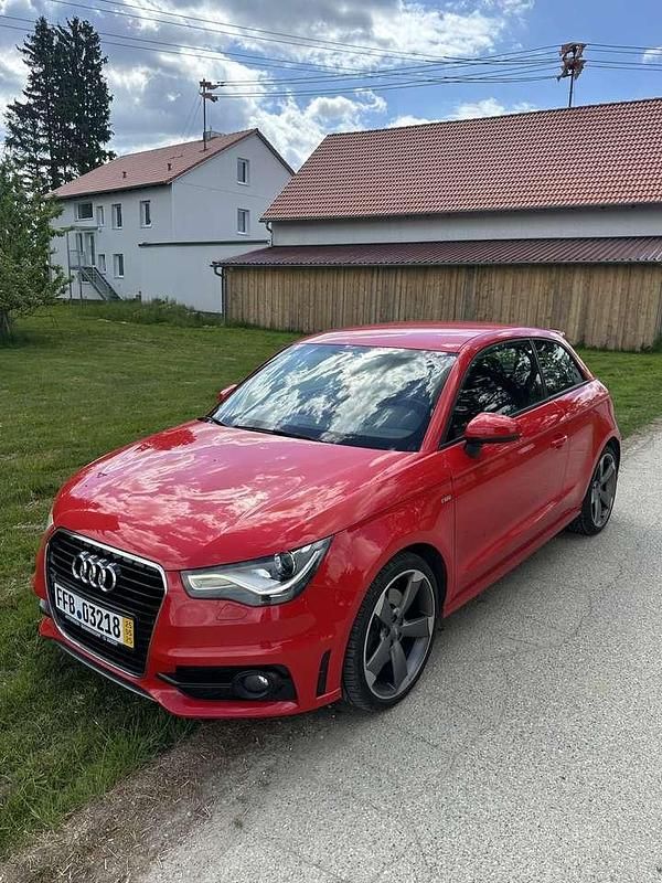 Rot Gebraucht 2013 Audi A1 Ambition Kleinwagen | 11.000 € (Guter Preis) - Bild 1/4