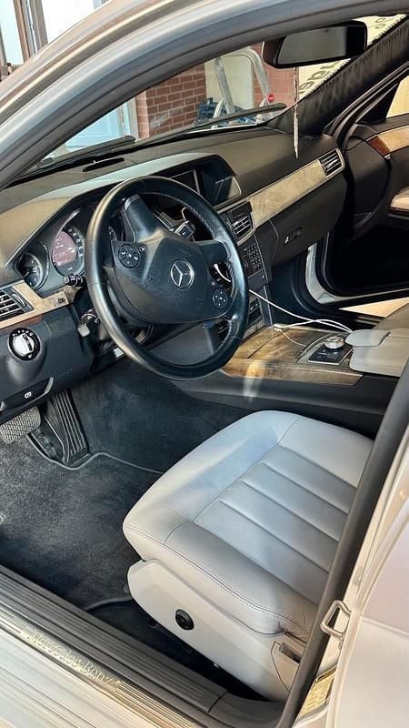 Gebraucht Mercedes E500 387 PS (284 kW) 2009 Limousine