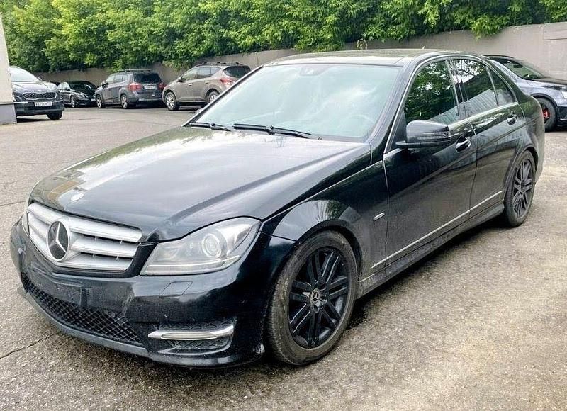 Schwarz Gebraucht 2011 Mercedes C180 Elegance Limousine | 8.200 € (Superpreis) - Bild 1/4