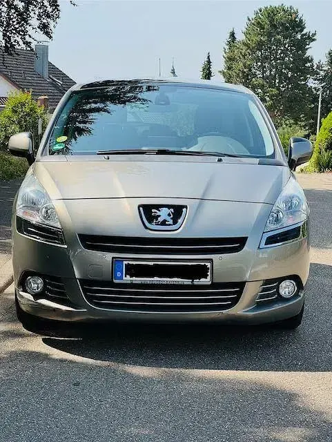 Gebraucht Peugeot 5008 Business-Line 111 PS (81 kW) 2012 Silber Van / Kleinbus