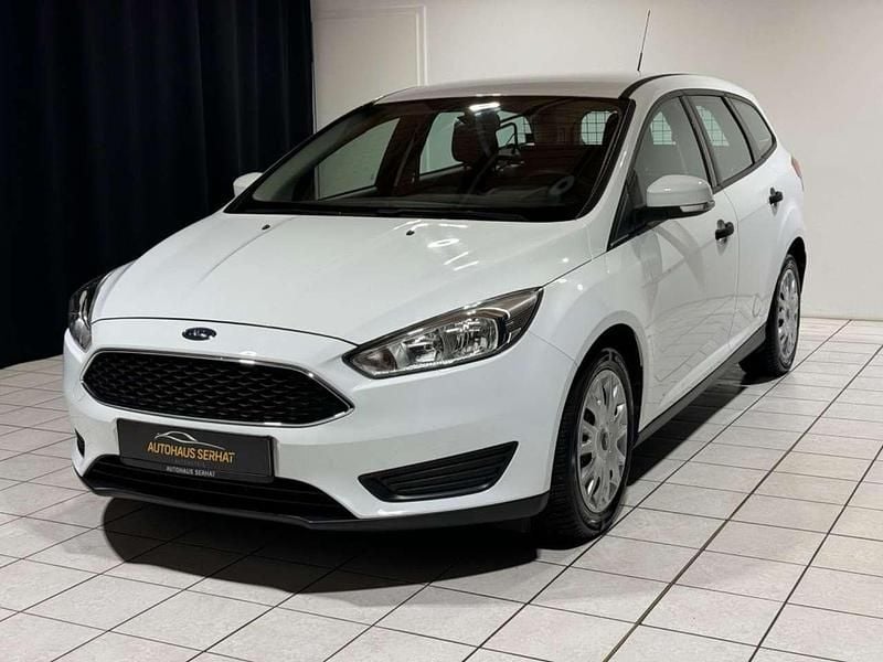 Gebraucht Ford Focus Ambiente 101 PS (74 kW) 2015 Weiß Kombi