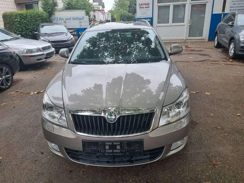 Gebraucht Skoda Octavia Elegance 160 PS (117 kW) 2012 Other Kombi