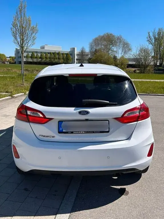 Gebraucht Ford Fiesta 86 PS (63 kW) 2019 Weiß Kleinwagen
