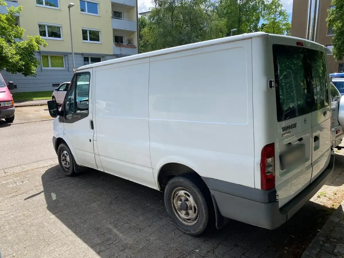 Gebraucht Ford Transit 85 PS (62 kW) 2011 Weiß Van / Kleinbus