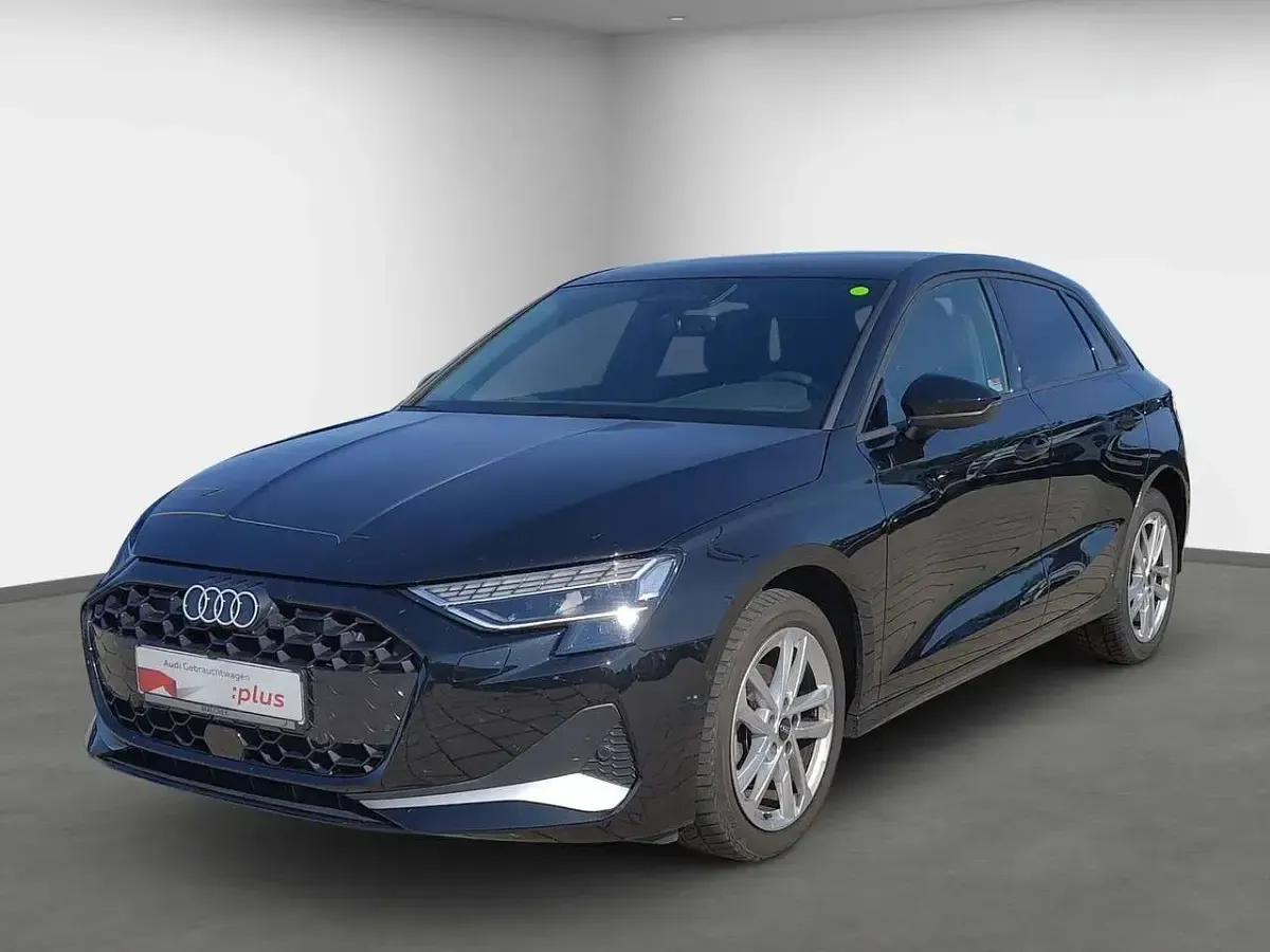 Gebraucht Audi A3 Comfort 150 PS (110 kW) 2025 Schwarz Limousine