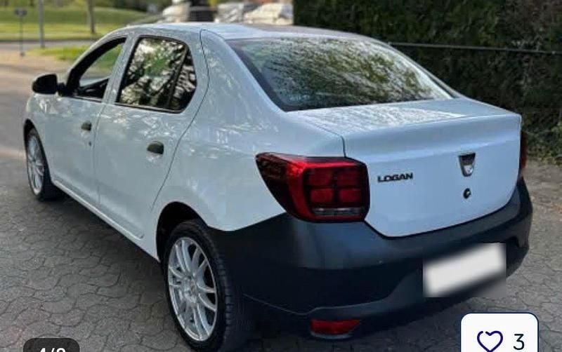 Używany Dacia Logan Acces 73 KM (53 kW) 2020 Biały Sedan/Limuzyna