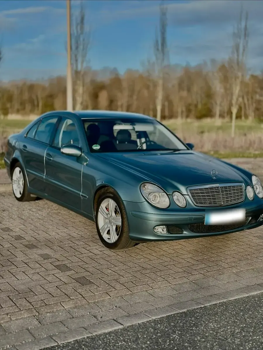 Gebraucht Mercedes E240 177 PS (130 kW) 2003 Limousine