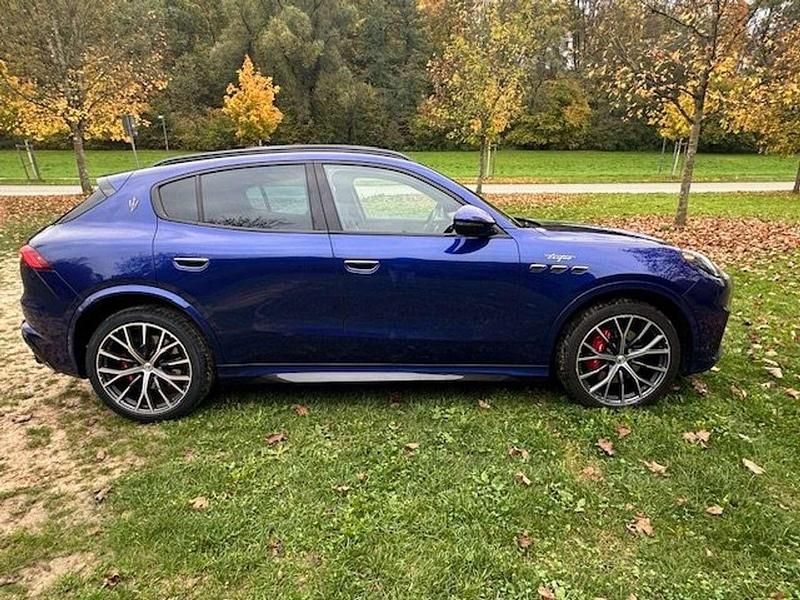 Blau Gebraucht 2022 Maserati Grecale SUV | 82.900 € (Guter Preis) - Bild 1/4