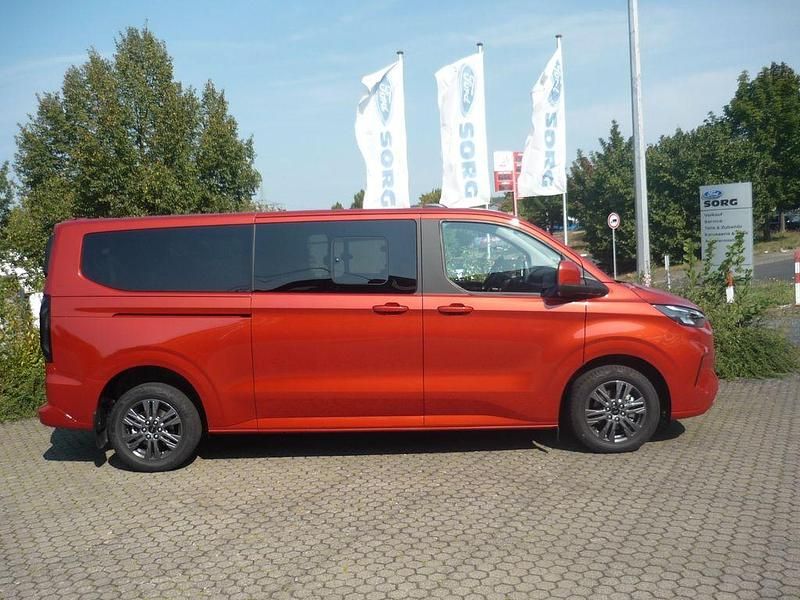 Gebraucht Ford Tourneo Titanium 150 PS (110 kW) 2024 Van / Kleinbus