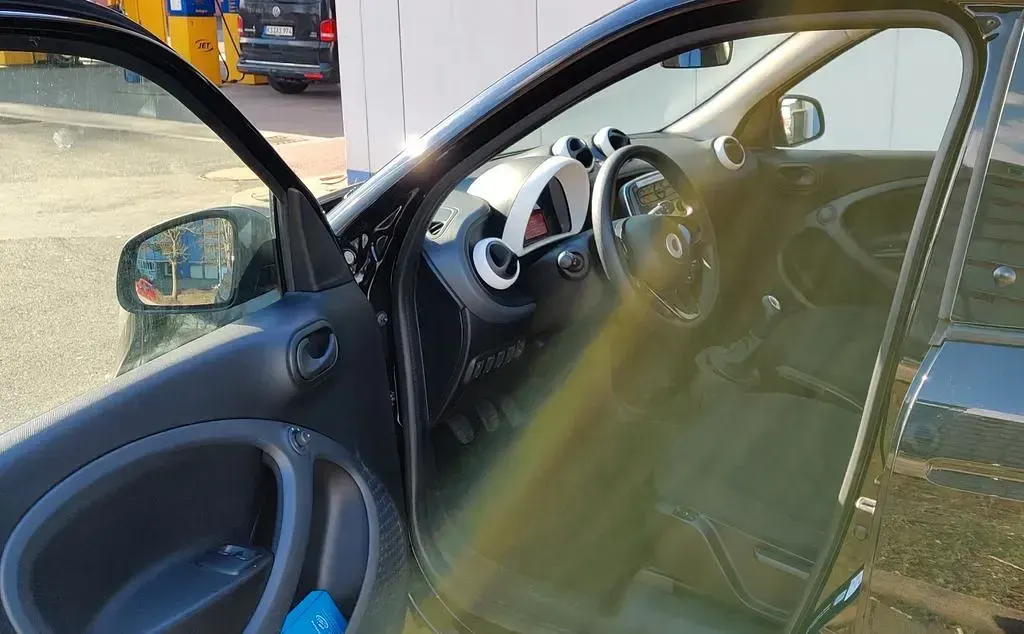 Używany Smart ForFour 71 KM (52 kW) 2018 Czarny Hatchback
