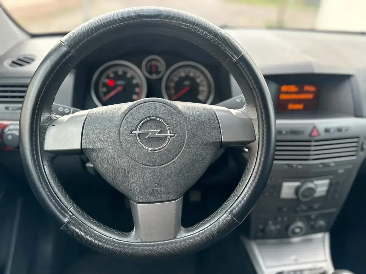 Gebraucht Opel Astra 125 PS (91 kW) 2005 Silber Kombi