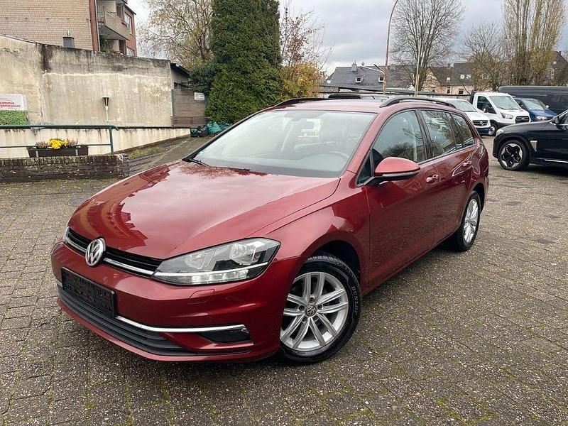 Rot Gebraucht 2020 VW Golf VII Comfortline Kombi | 11.990 € (Superpreis) - Bild 1/4