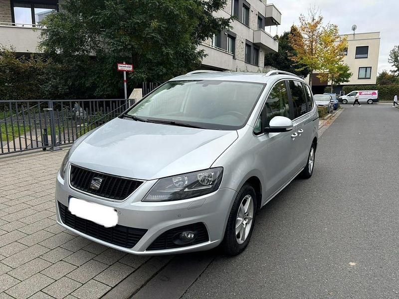 Silber Gebraucht 2013 Seat Alhambra Van / Kleinbus | 9.999 € (Fairer Preis) - Bild 1/4
