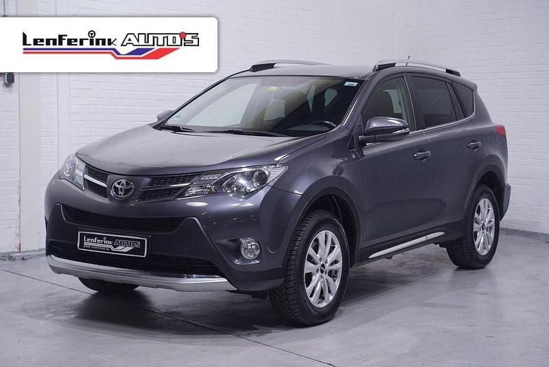Grau Gebraucht 2015 Toyota RAV4 Edition SUV | 16.700 € (Etwas zu teuer) - Bild 1/4