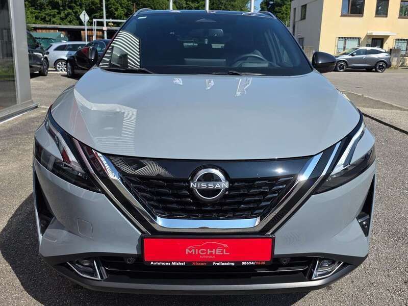 Ceramic grey/dach black Gebraucht 2023 Nissan Qashqai Tekna SUV | 32.290 € (Fairer Preis) - Bild 1/4