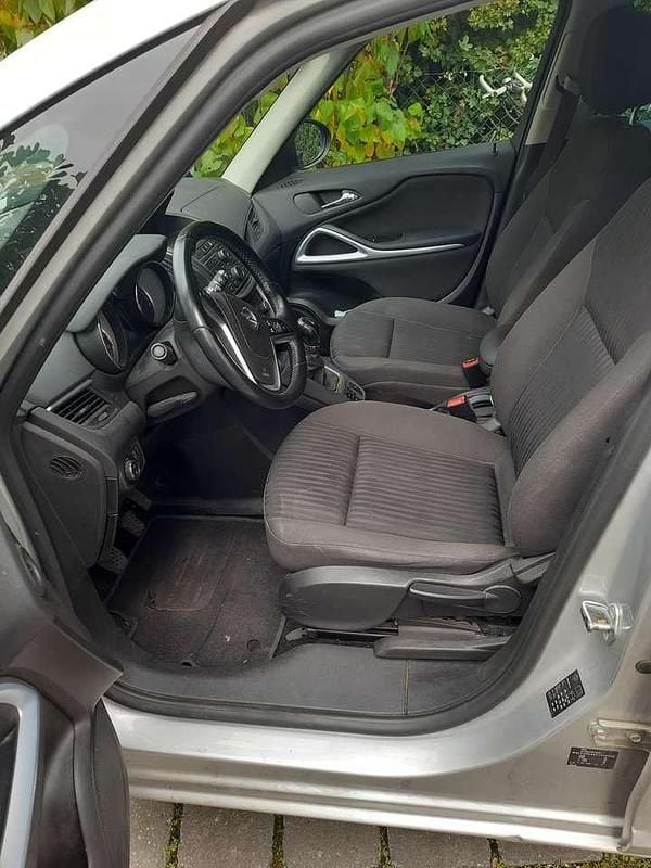 Gebraucht Opel Zafira Tourer Edition 136 PS (100 kW) 2015 Silber Van / Kleinbus