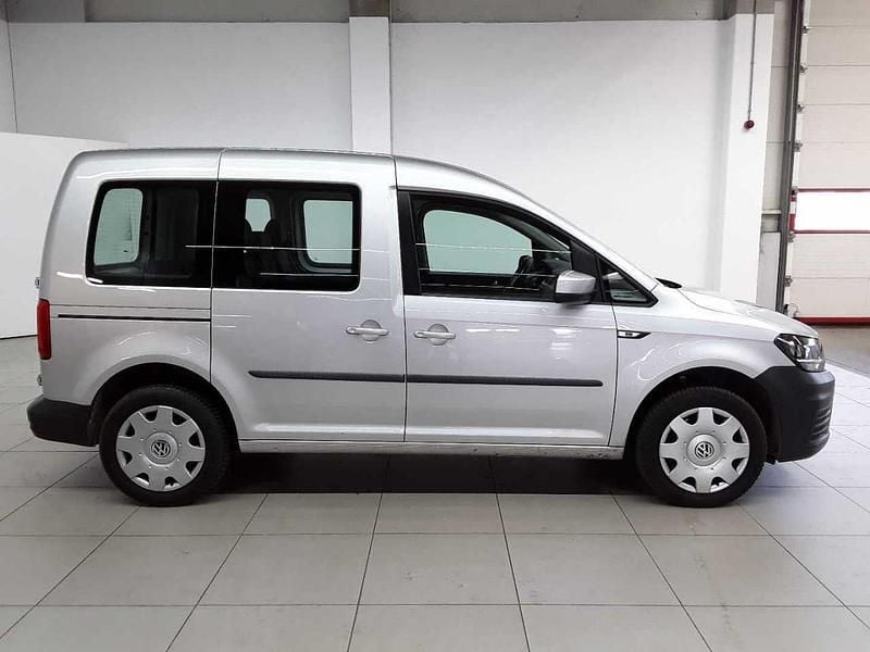 Gebraucht VW Caddy Trendline 125 PS (91 kW) 2018 Reflexsilber metallic Van / Kleinbus