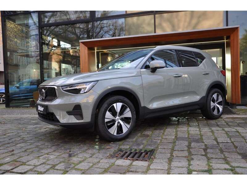 Gebraucht Volvo XC40 Plus 163 PS (119 kW) 2022 Gruen SUV