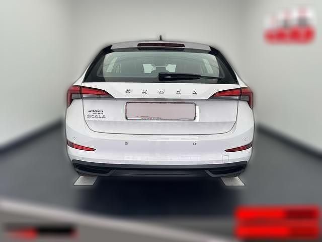 Gebraucht Skoda Scala Active 95 PS (69 kW) 2019 Weiß Kleinwagen