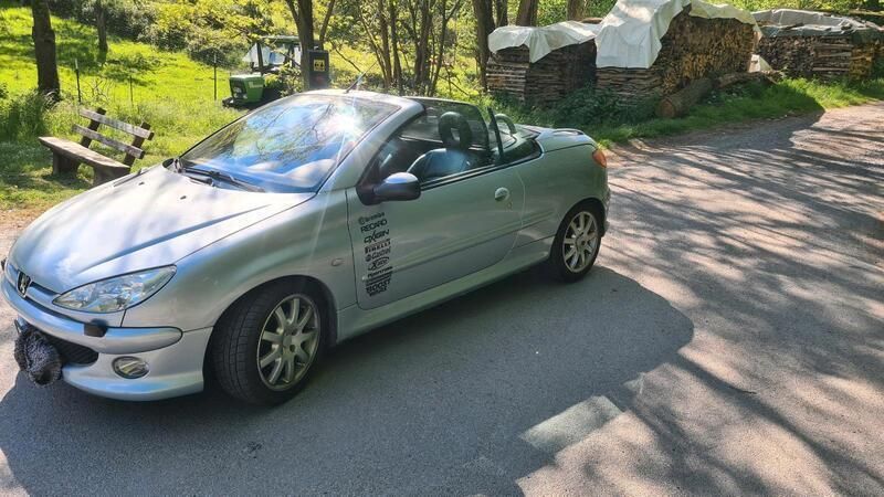Andere außenfarben Gebraucht 2003 Peugeot 206 CC Cabrio | 2.700 € (Teuer) - Bild 1/4