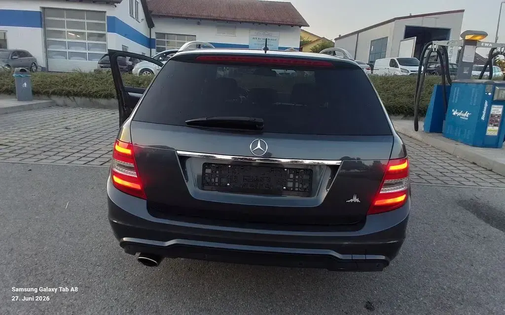 Gebraucht Mercedes C250 204 PS (150 kW) 2013 Grau Kombi