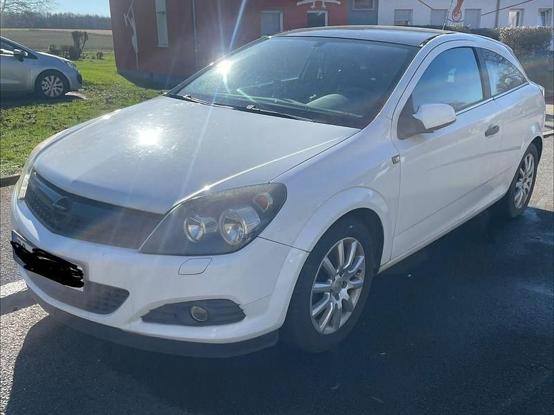 Gebraucht Opel Astra GTC Selection 116 PS (85 kW) 2009 Weiß Limousine