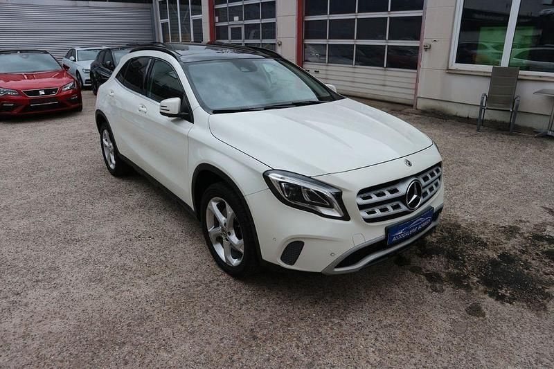 Gebraucht Mercedes GLA220 184 PS (135 kW) 2018 Weiß SUV