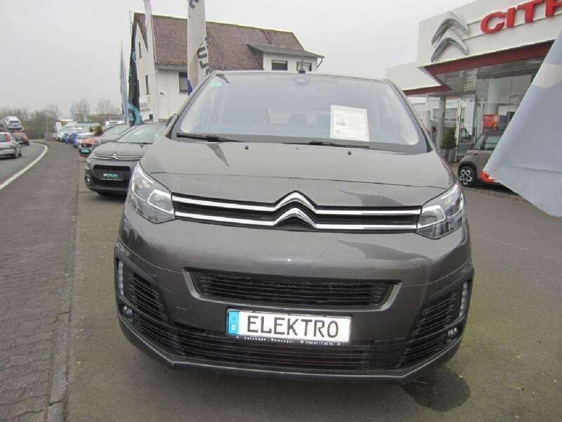 Lackierung platiniumgrau/typ Gebraucht 2023 Citroën e-Spacetourer Business Class Van | 36.900 € (Etwas zu teuer) - Bild 1/4