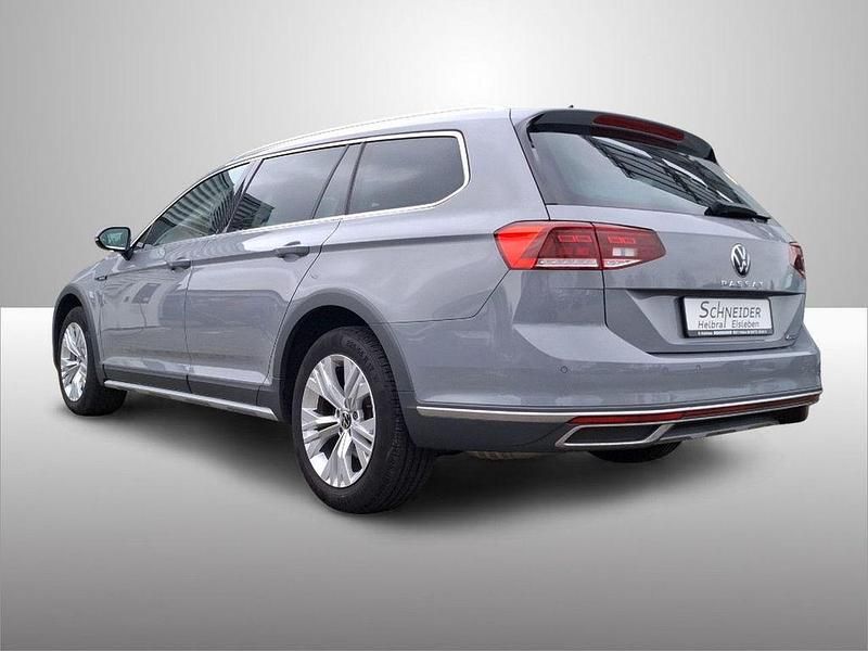 Gebraucht VW Passat Alltrack 200 PS (147 kW) 2022 Mondsteingrau 3.mi Kombi