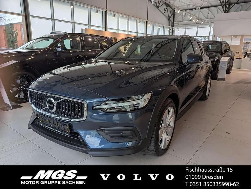 Denim blue / metallic Gebraucht 2021 Volvo V60 CC Kombi | 27.480 € (Fairer Preis) - Bild 1/4