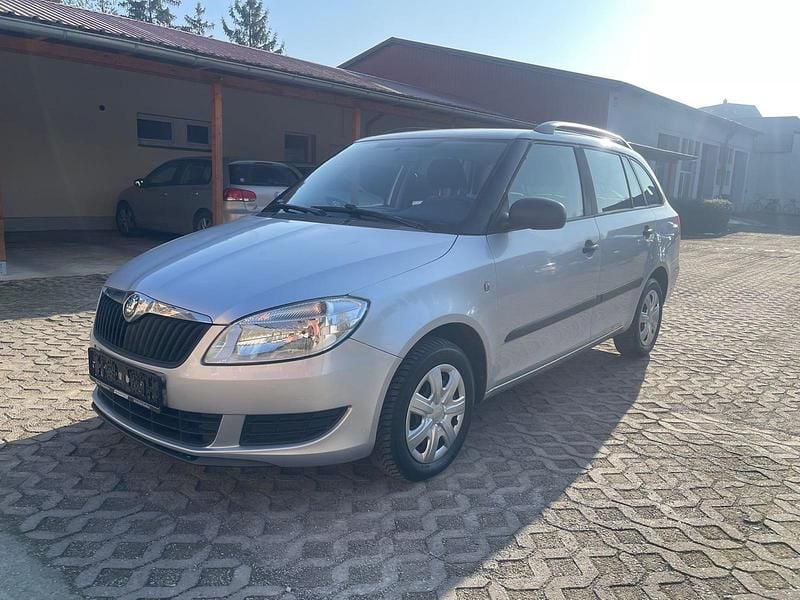 Silber Gebraucht 2011 Skoda Fabia Kombi | 1.600 € (Guter Preis) - Bild 1/4
