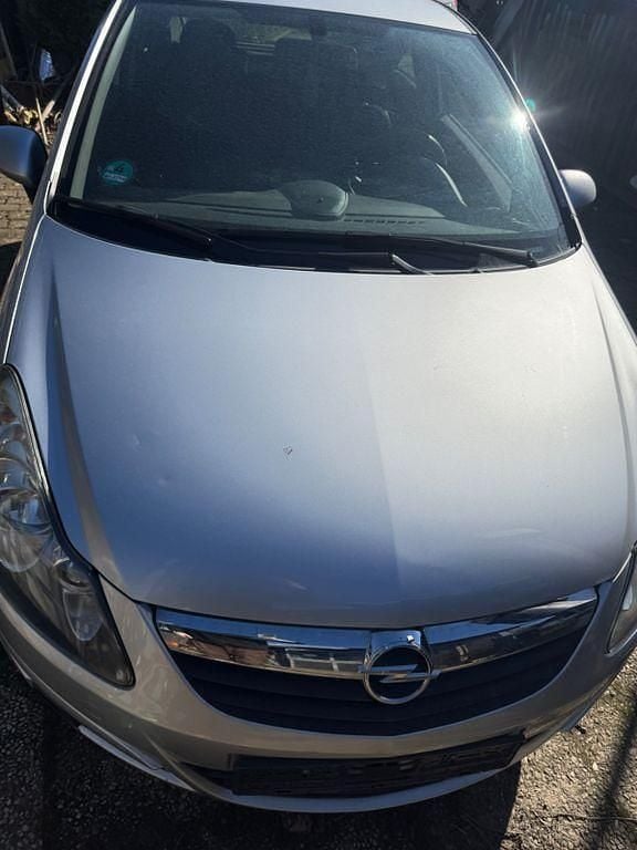 Gebraucht Opel Corsa Selection 69 PS (50 kW) 2010 Silber Kleinwagen