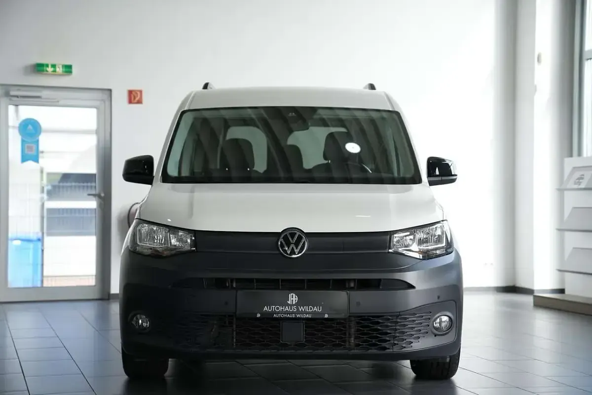 Gebraucht VW Caddy Basis 122 PS (89 kW) 2021 Candyweiß Van / Kleinbus