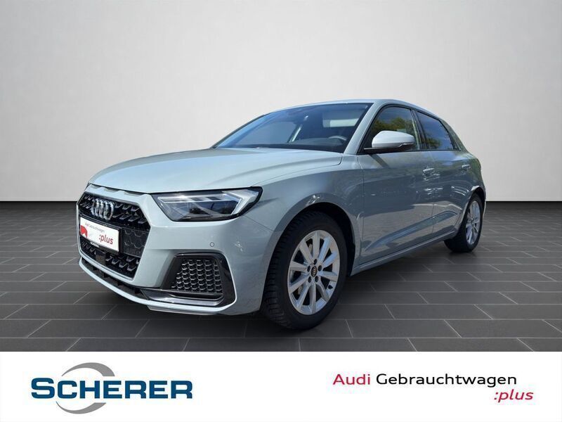 Pfeilgrau perleffekt (metallic) Gebraucht 2024 Audi A1 Sportback Advanced Plus Kleinwagen | 27.380 € (Guter Preis) - Bild 1/4