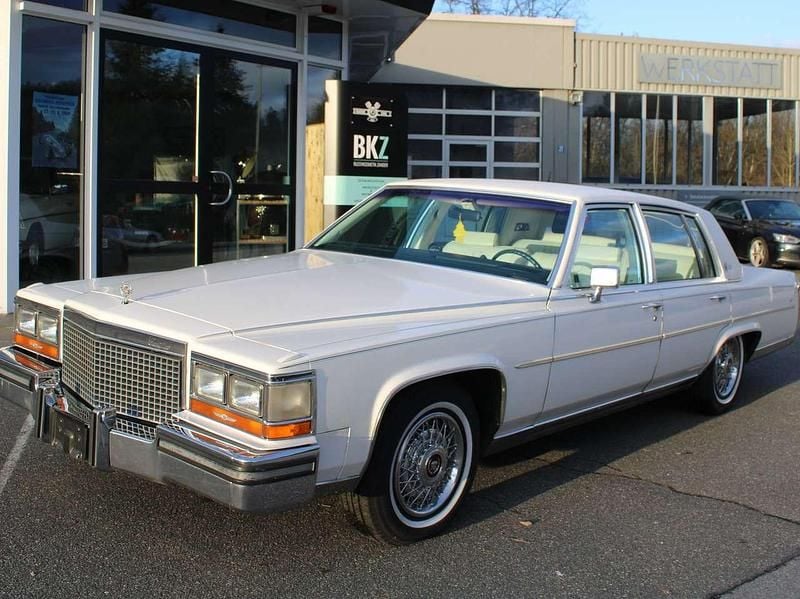 Weiß Gebraucht 1987 Cadillac Fleetwood Brougham Limousine | 15.900 € - Bild 1/4