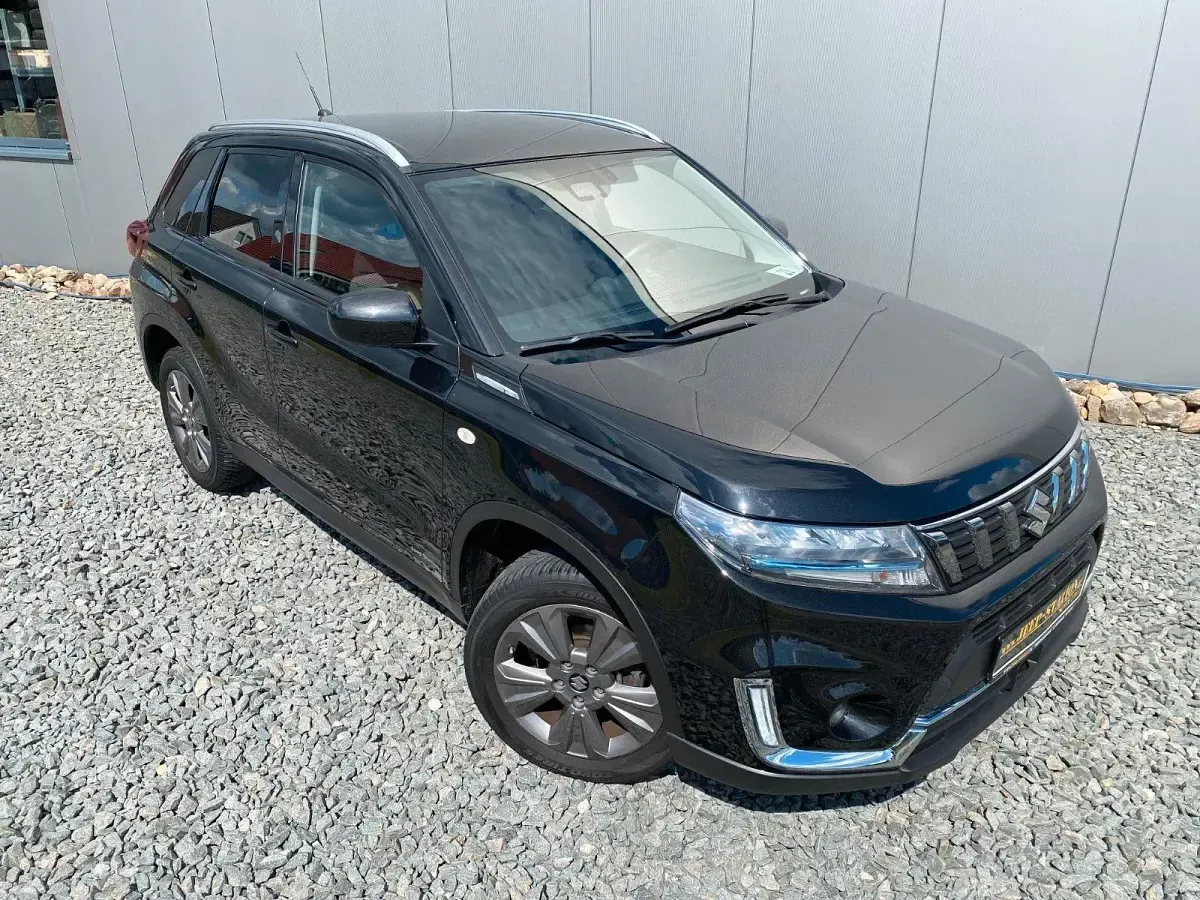 Gebraucht Suzuki Vitara Comfort 129 PS (94 kW) 2023 Schwarz SUV