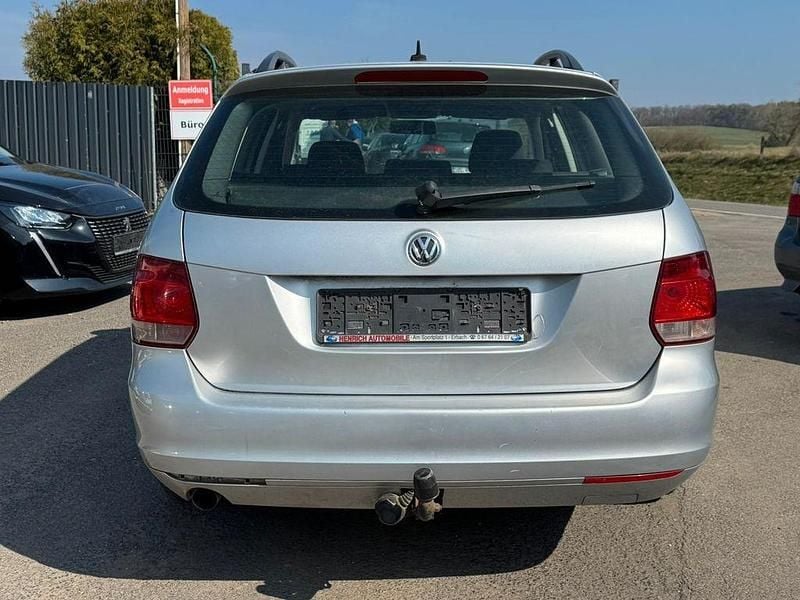 Gebraucht VW Golf VI Trendline 105 PS (77 kW) 2011 Silber Kleinwagen