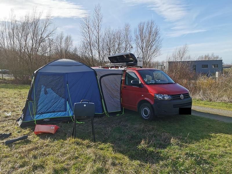 Second-hand VW Transporter 114 CP (83 kW) 2014 Roșu Van