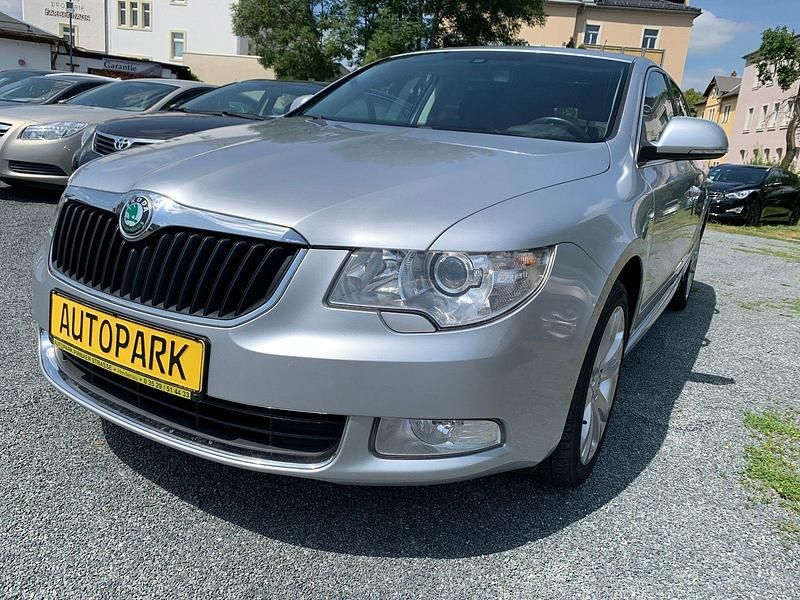 Gebraucht Skoda Superb 160 PS (117 kW) 2008 Silber Limousine