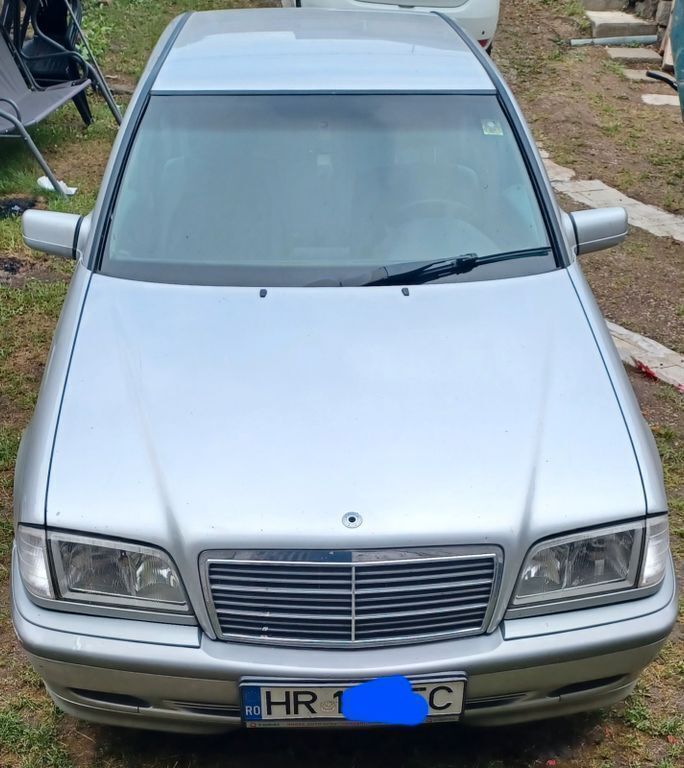 Silber Gebraucht 1999 Mercedes 220 Limousine | 3.100 € - Bild 1/4