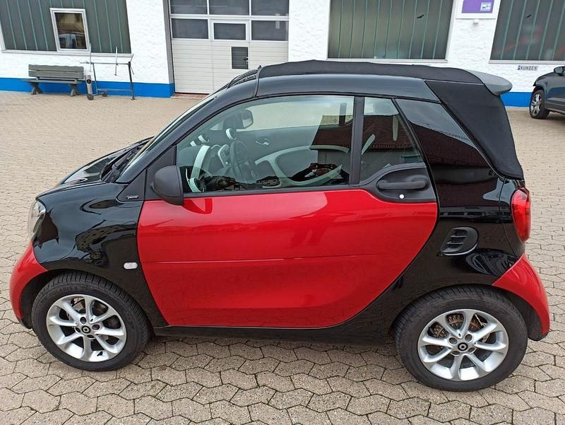 Rot Gebraucht 2019 Smart ForTwo Cabrio Cabrio | 11.800 € - Bild 1/4