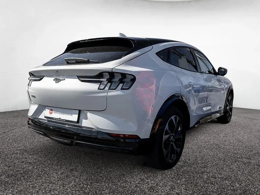 Gebraucht Ford Mustang Mach-E Standard Range 197 kW (269 PS) 2022 Weiß SUV