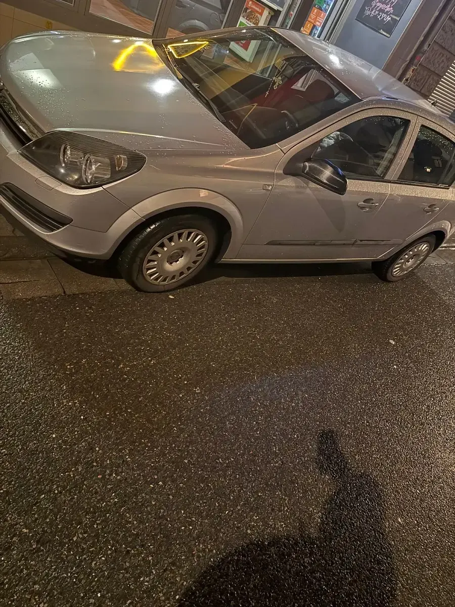 Gebraucht Opel Astra 105 PS (77 kW) 2005 Silber Kleinwagen