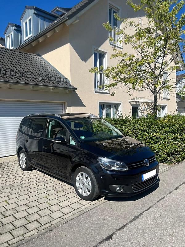 Schwarz Gebraucht 2013 VW Touran Edition Van / Kleinbus | 7.990 € (Guter Preis) - Bild 1/4