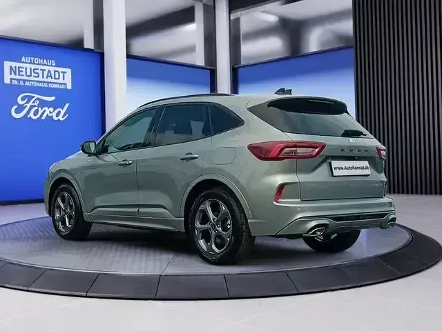Gebraucht Ford Kuga ST-Line 186 PS (136 kW) 2024 Solar silver metallic SUV