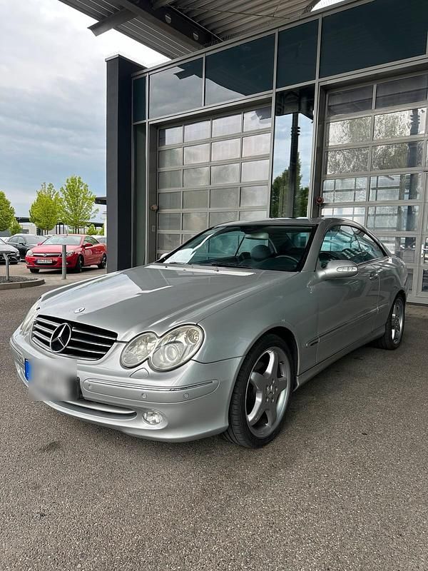 Silber Gebraucht 2005 Mercedes CLK320 Avantgarde Coupé | 4.990 € (Teuer) - Bild 1/4