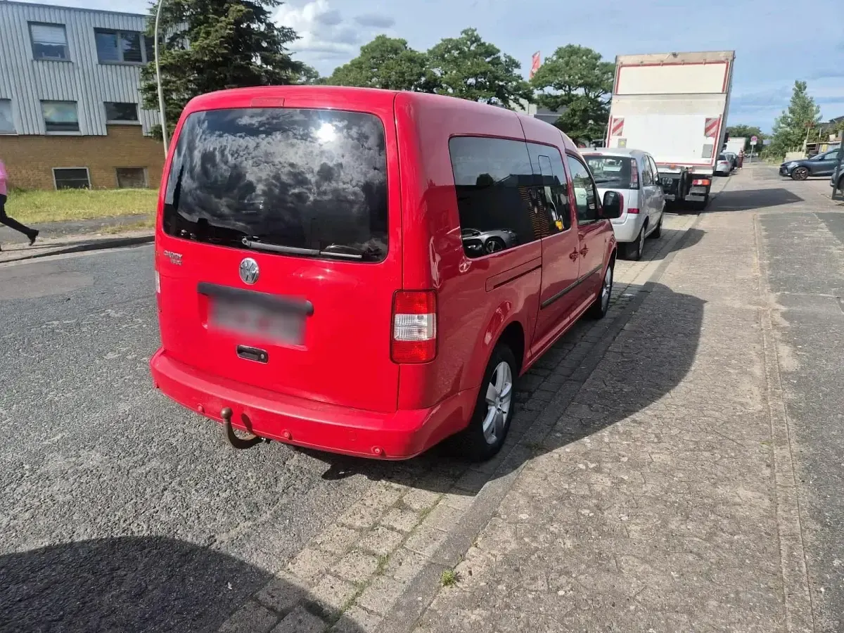 Gebraucht VW Caddy Maxi 105 PS (77 kW) 2009 Rot Van / Kleinbus