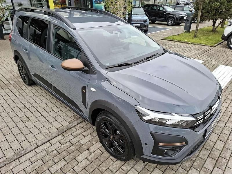 Gebraucht Dacia Jogger Extreme 91 PS (66 kW) 2026 Schiefergrau Van / Kleinbus