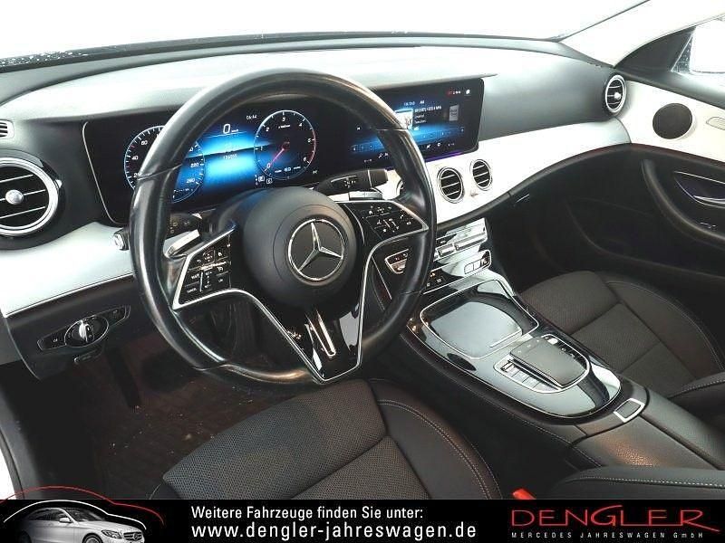 Gebraucht Mercedes E220 Avantgarde 194 PS (142 kW) 2022 Silber Limousine