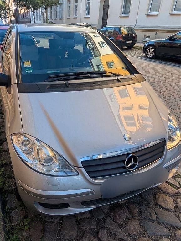 Silber Gebraucht 2005 Mercedes A200 Limousine | 1.300 € (Superpreis) - Bild 1/4